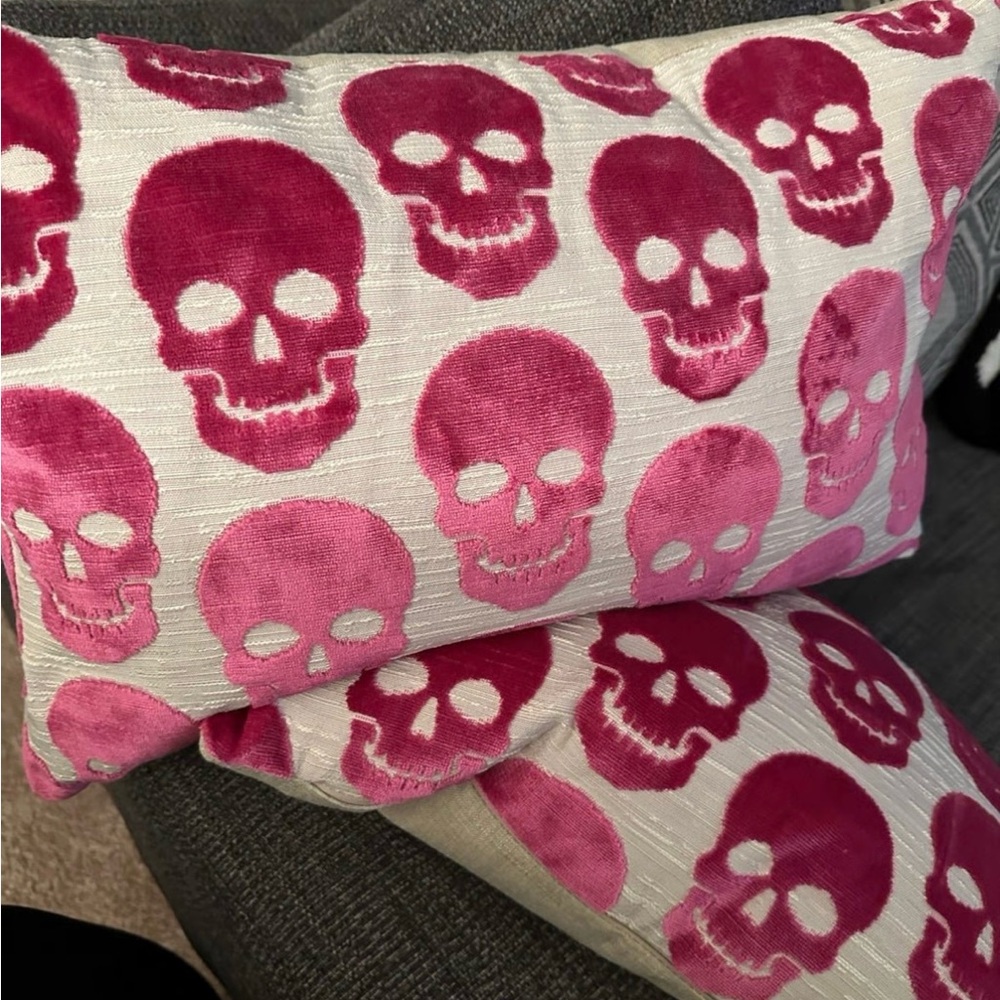 VIRAL❗️PINK Skull Pattern Pillow (2 of them)